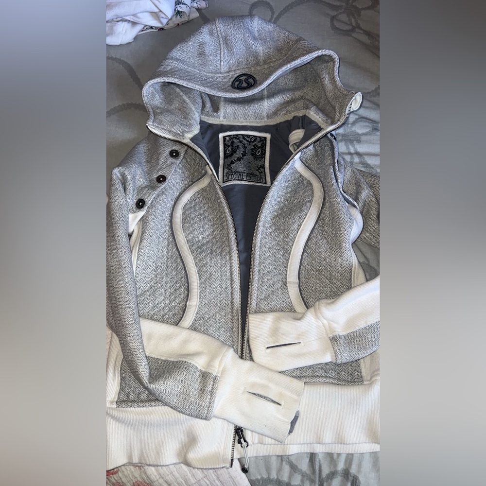 lululemon limited edition scuba full zip